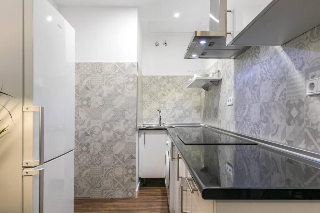 Apartamentos Plaza De Pedro Zerolo I Madryt Zewnętrze zdjęcie