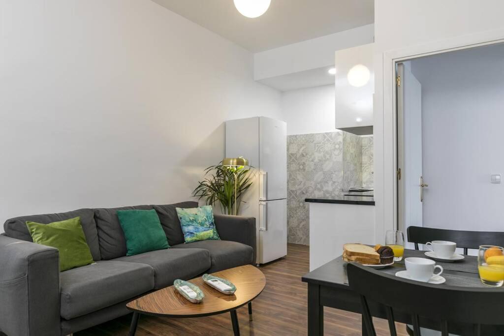 Apartamentos Plaza De Pedro Zerolo I Madryt Zewnętrze zdjęcie